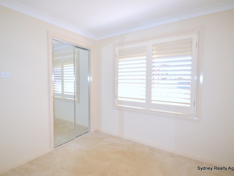 18a Corinda Street, St Johns Park NSW 2176