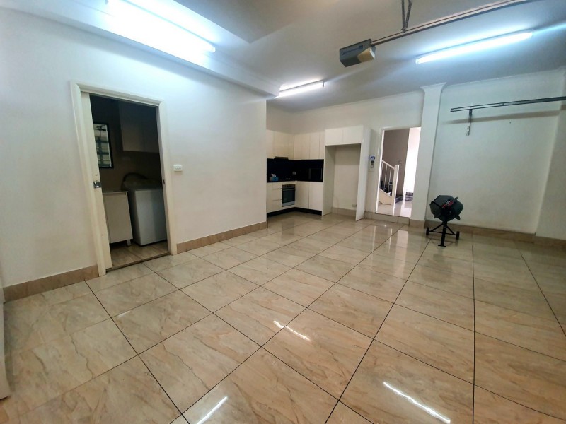 4 Bernoth Close, Edensor Park NSW 2176