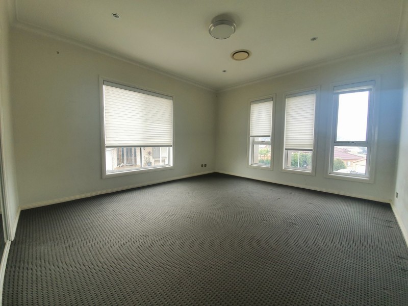 4 Bernoth Close, Edensor Park NSW 2176