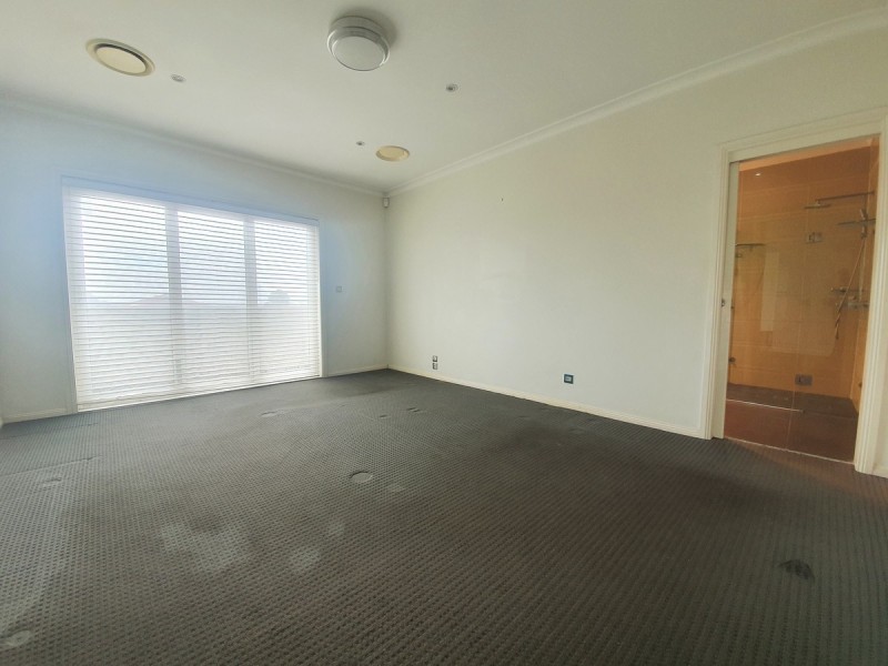 4 Bernoth Close, Edensor Park NSW 2176