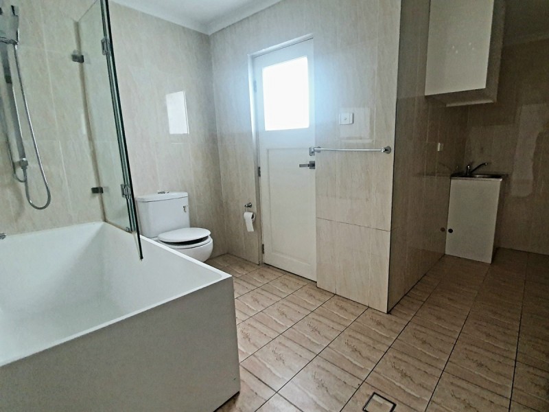 4 Bernoth Close, Edensor Park NSW 2176