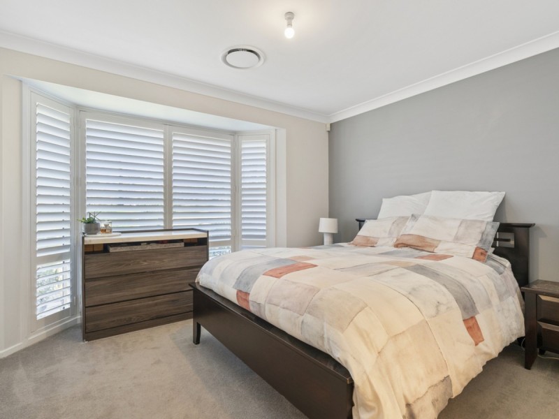 8 Riddell Street, West Hoxton NSW 2171