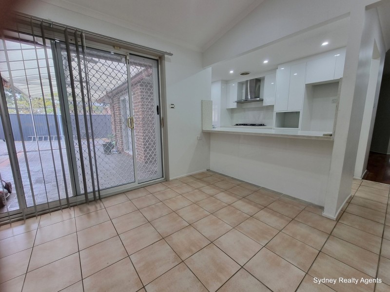 4 Palm Close, Green Valley NSW 2168