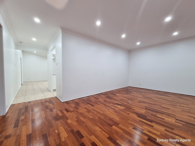 4 Palm Close, Green Valley NSW 2168