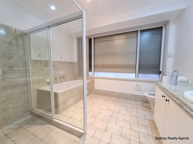 4 Palm Close, Green Valley NSW 2168