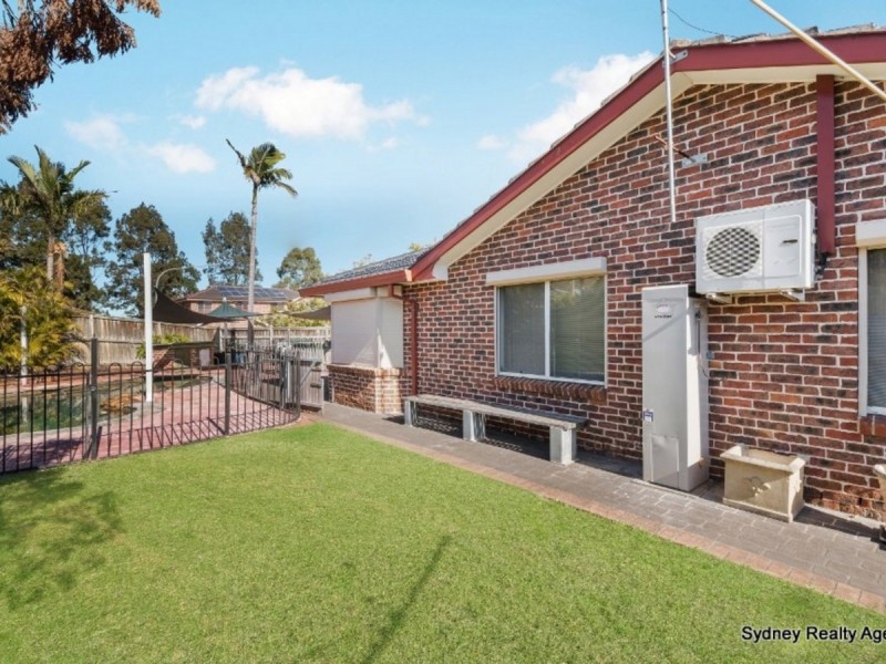 4 Palm Close, Green Valley NSW 2168