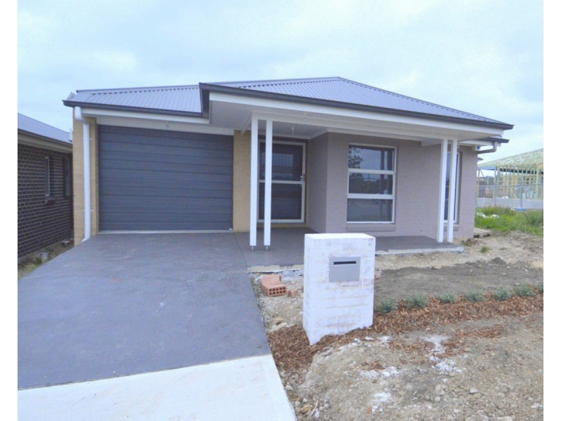 75 Commissioners Drive, Denham Court NSW 2565