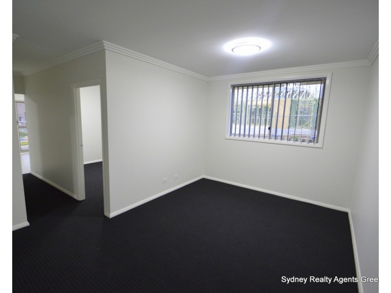 75 Commissioners Drive, Denham Court NSW 2565
