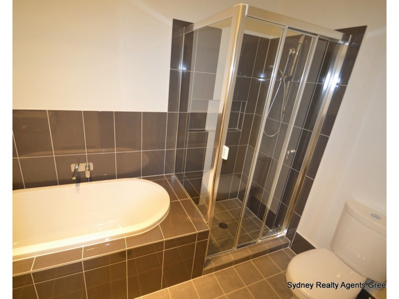 75 Commissioners Drive, Denham Court NSW 2565