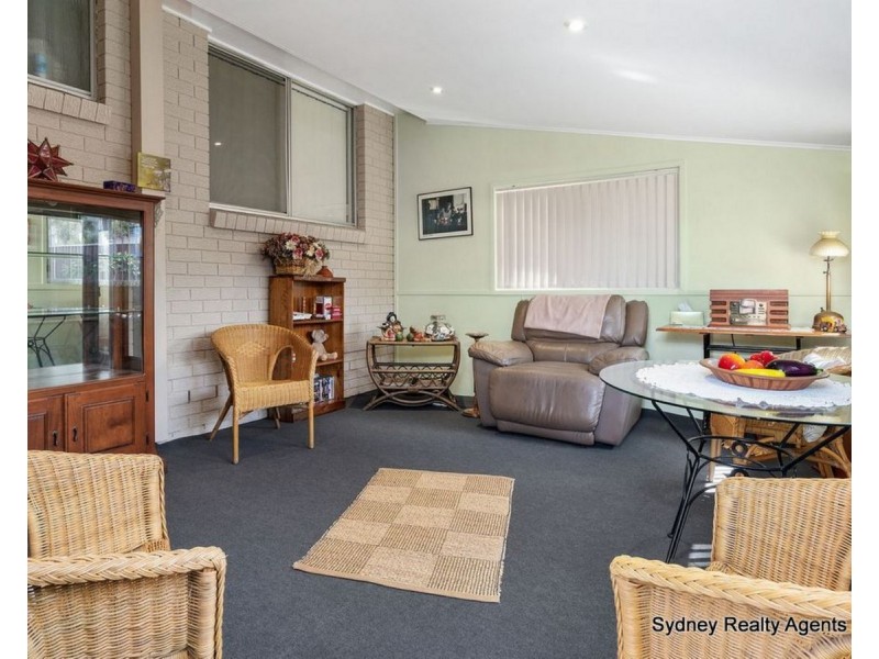 24 Brigalow Avenue, Casula NSW 2170
