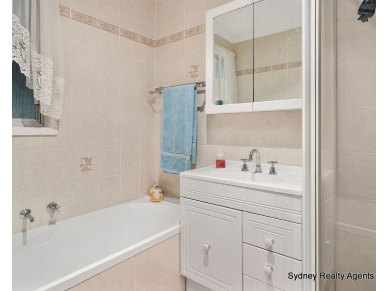 24 Brigalow Avenue, Casula NSW 2170