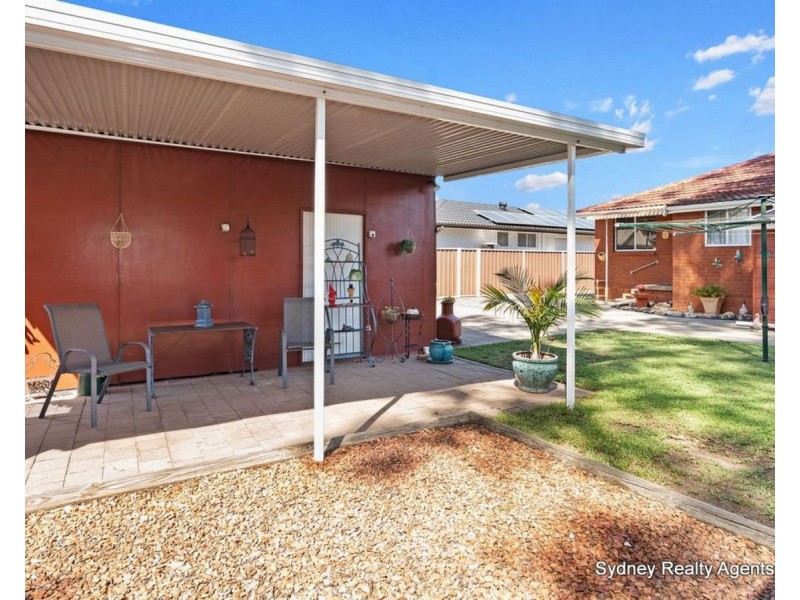24 Brigalow Avenue, Casula NSW 2170