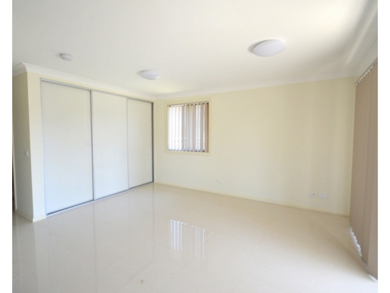 21A Falcon Circuit, Green Valley NSW 2168