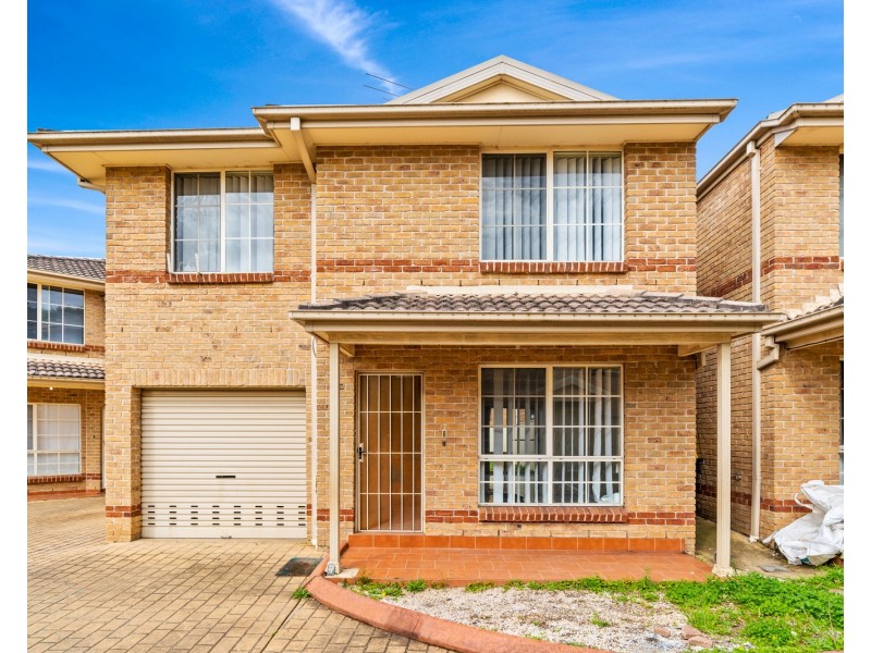 8/28 Warialda Way, Hinchinbrook NSW 2168