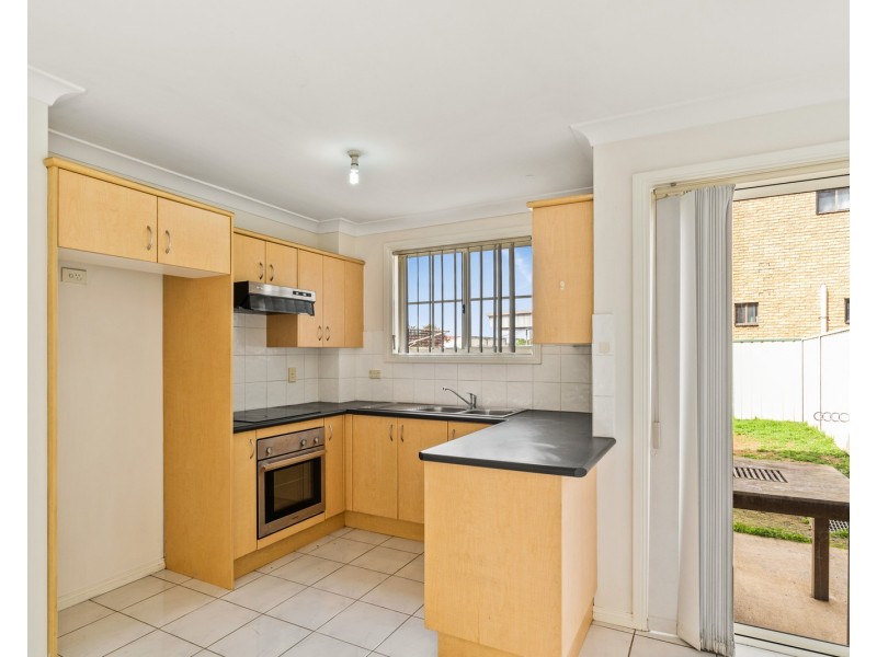 8/28 Warialda Way, Hinchinbrook NSW 2168