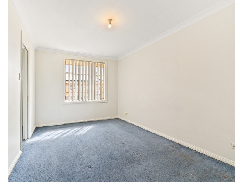 8/28 Warialda Way, Hinchinbrook NSW 2168