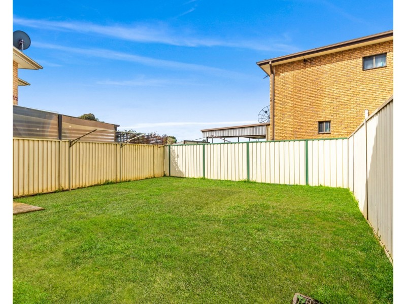 8/28 Warialda Way, Hinchinbrook NSW 2168