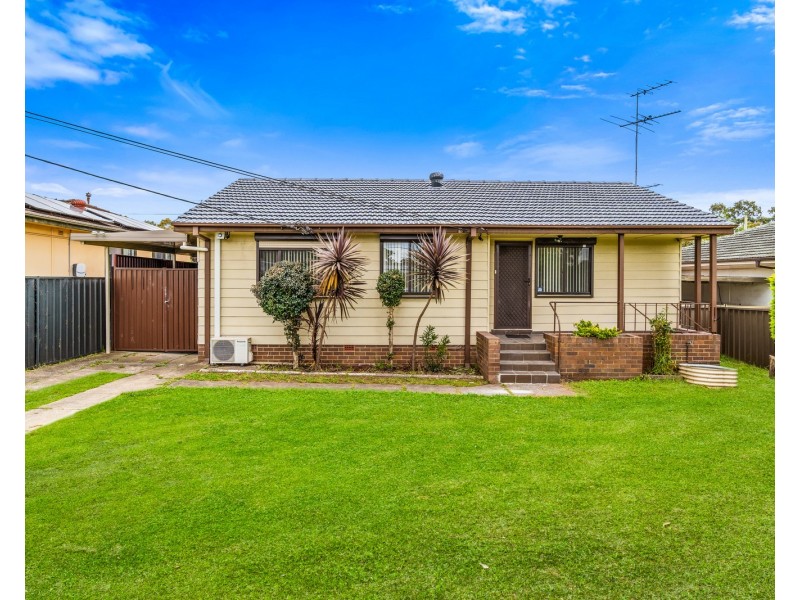 15 Wendouree Street, Busby NSW 2168