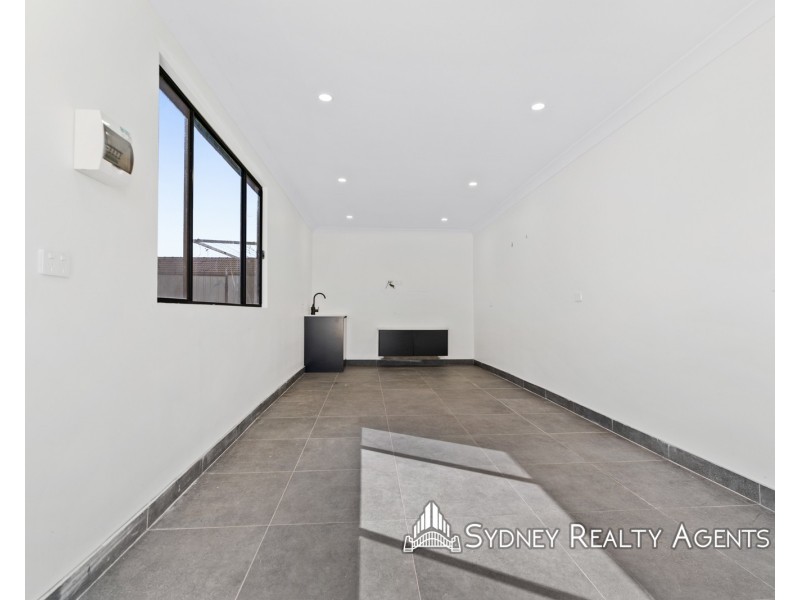 10 Kenny Avenue, Casula NSW 2170