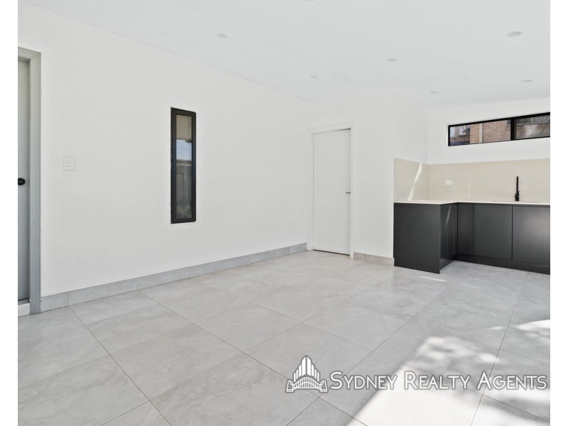 10 Kenny Avenue, Casula NSW 2170