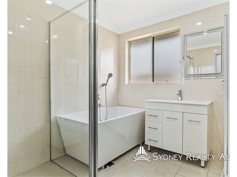 13 Nymboida Avenue, Hoxton Park NSW 2171