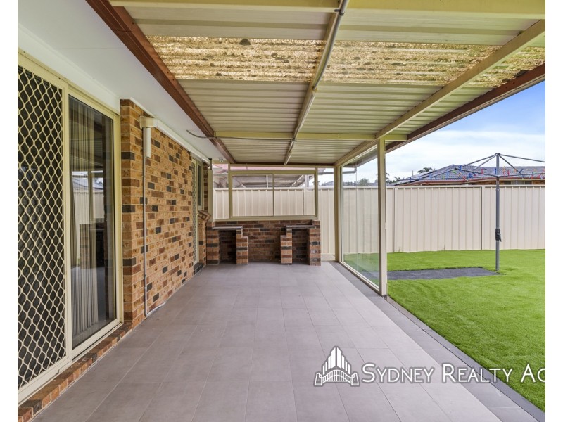 13 Nymboida Avenue, Hoxton Park NSW 2171