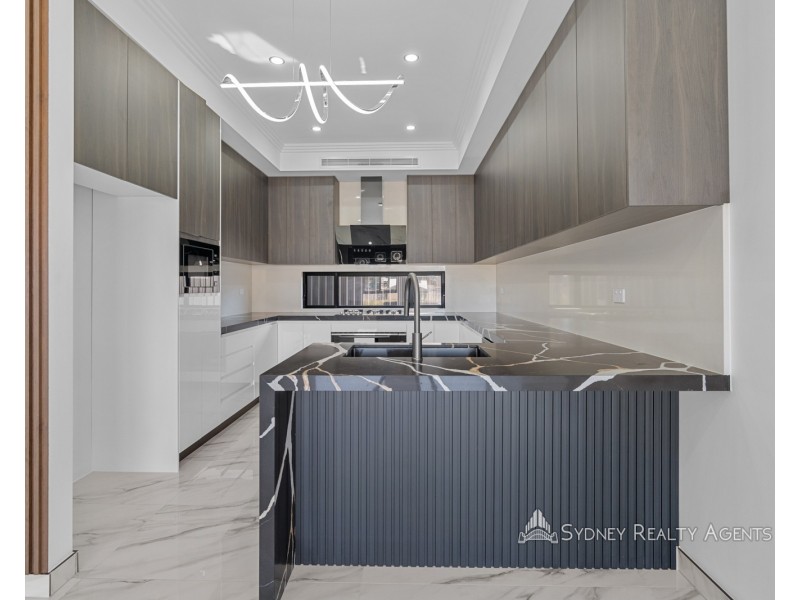 8 Derrimut Cr, Austral NSW 2179