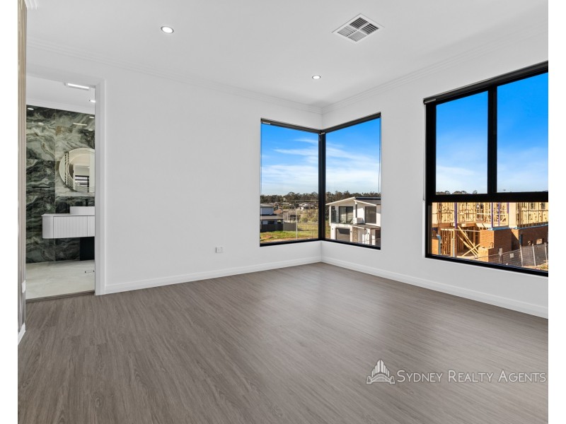 8 Derrimut Cr, Austral NSW 2179