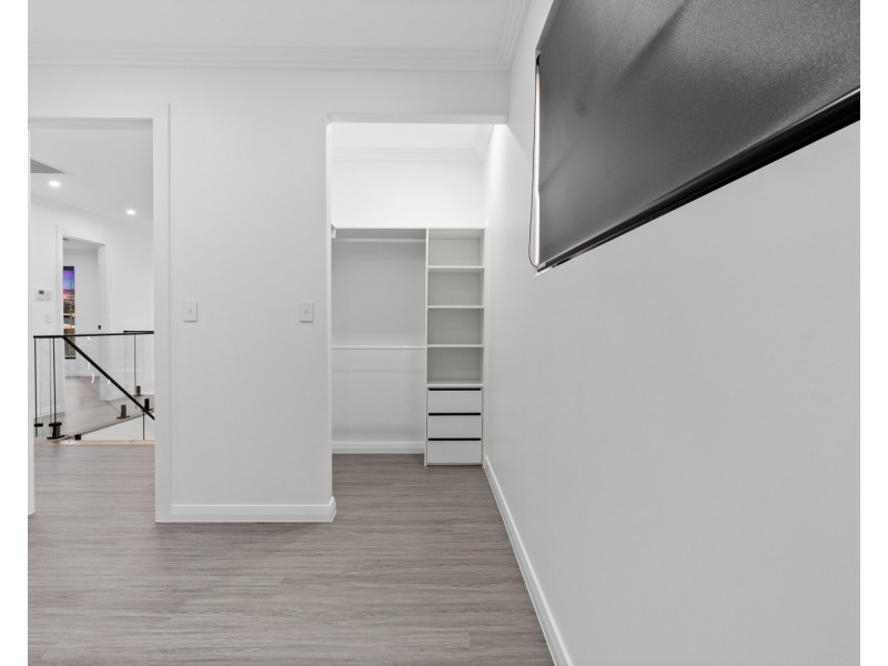 8 Derrimut Cr, Austral NSW 2179