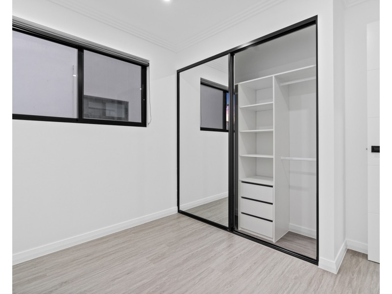 8 Derrimut Cr, Austral NSW 2179