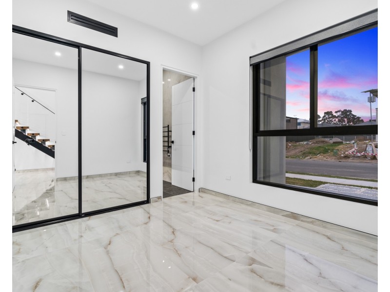 10 Arapawa Street, Austral NSW 2179