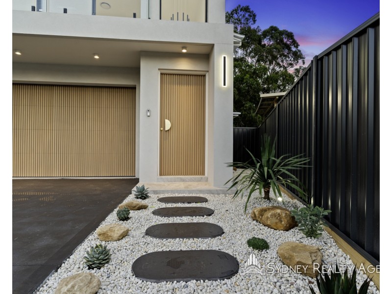 90 Cockatiel Circuit, Green Valley NSW 2168