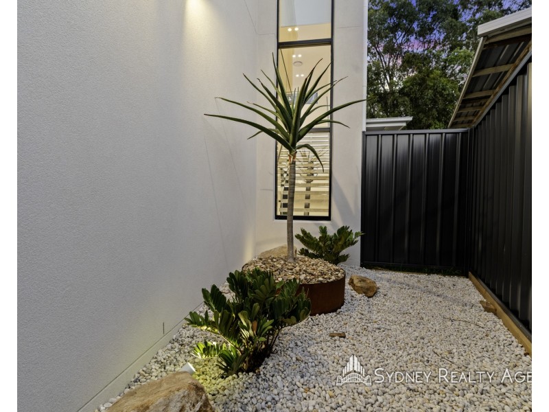 90 Cockatiel Circuit, Green Valley NSW 2168