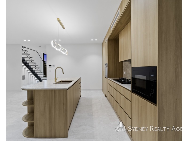 90 Cockatiel Circuit, Green Valley NSW 2168