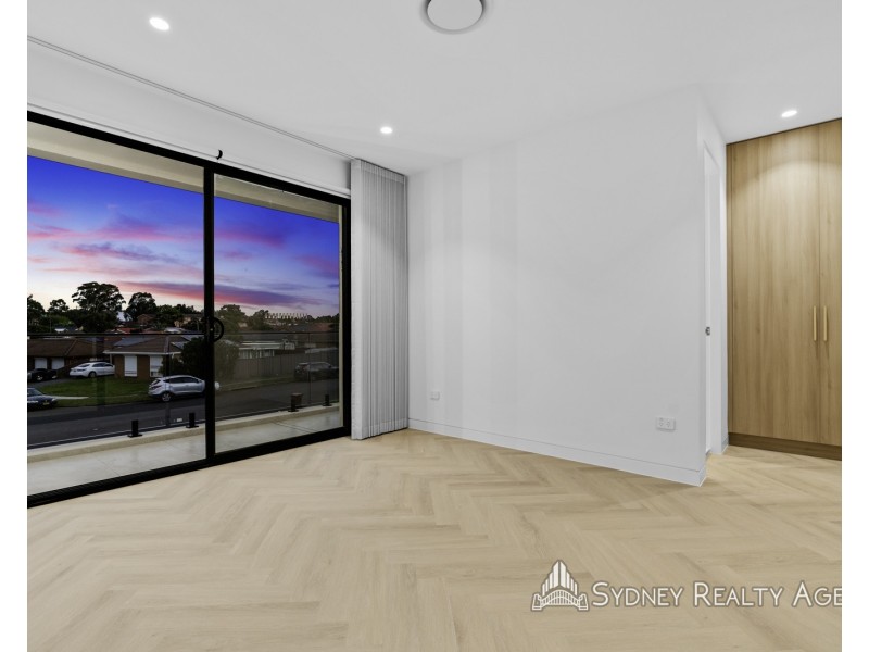 90 Cockatiel Circuit, Green Valley NSW 2168