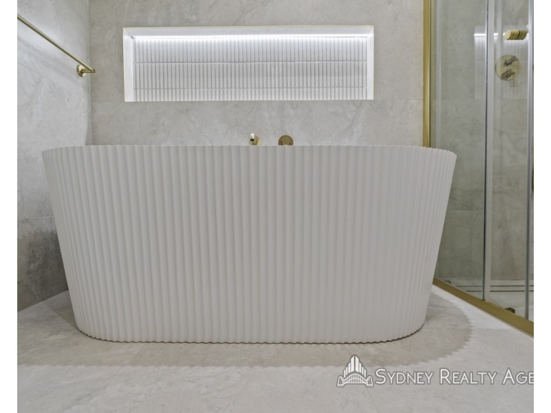 90 Cockatiel Circuit, Green Valley NSW 2168