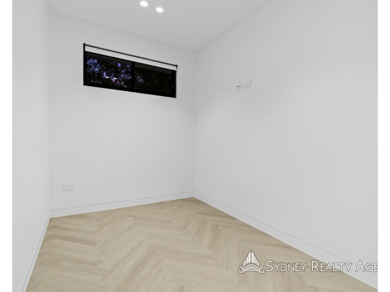 90 Cockatiel Circuit, Green Valley NSW 2168