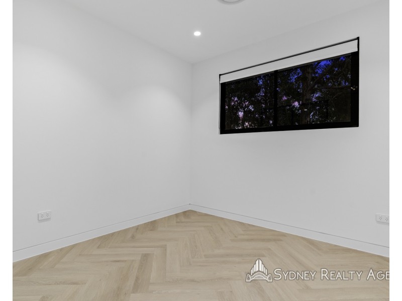 90 Cockatiel Circuit, Green Valley NSW 2168