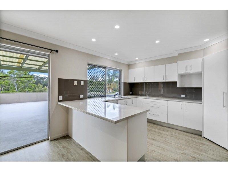 2/7 Carrothool Place, Mooloolaba QLD 4557