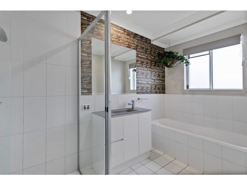 2/7 Carrothool Place, Mooloolaba QLD 4557