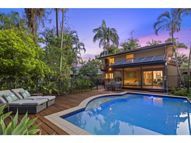 65 Oloway Crescent, Alexandra Headland QLD 4572