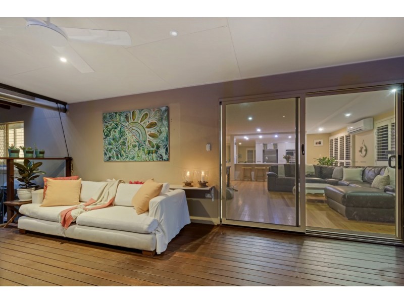 65 Oloway Crescent, Alexandra Headland QLD 4572