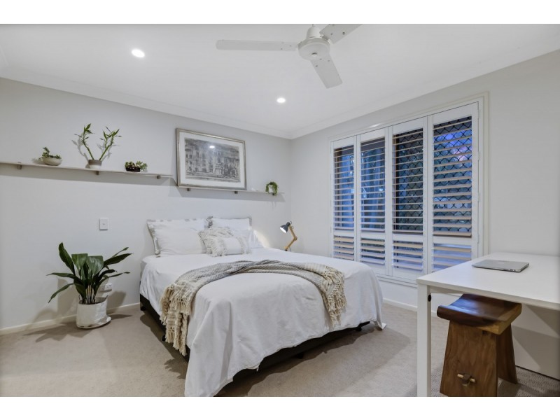 65 Oloway Crescent, Alexandra Headland QLD 4572