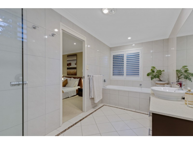 65 Oloway Crescent, Alexandra Headland QLD 4572