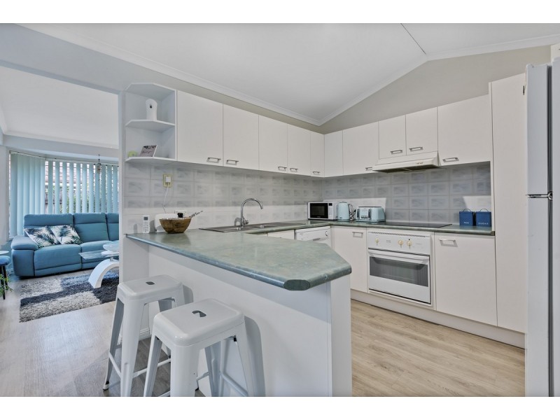 1/84 Parkway Drive, Mooloolaba QLD 4557