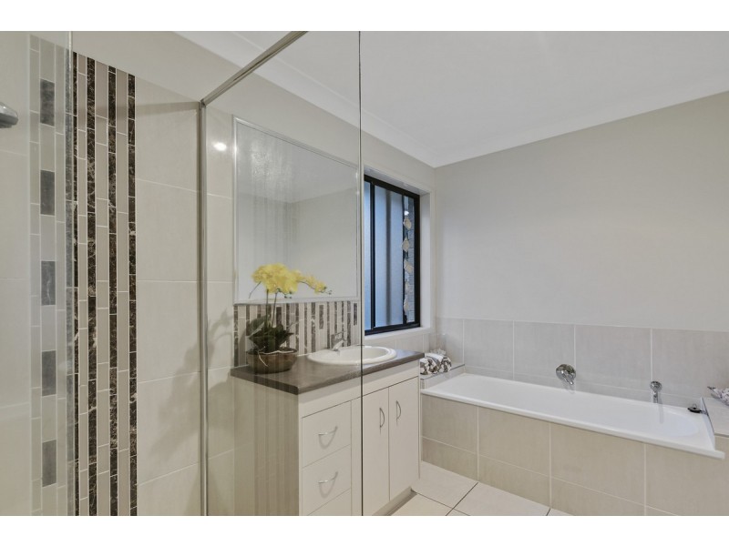 14 Clarence Avenue, Bli Bli QLD 4560