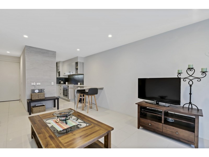 2/65 Yakola Parade, Alexandra Headland QLD 4572