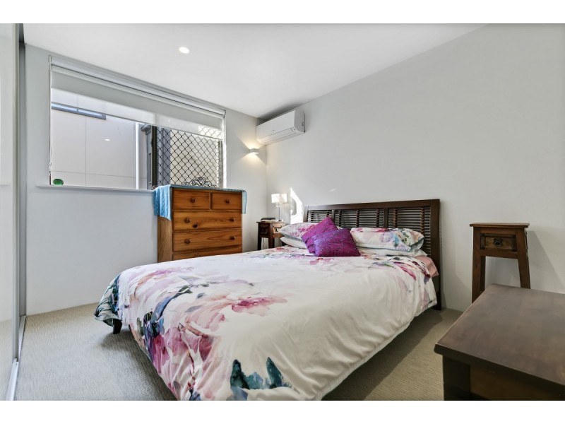 2/65 Yakola Parade, Alexandra Headland QLD 4572