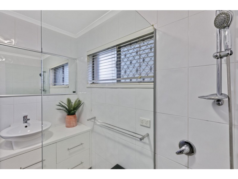 2/8-10 Akeringa Place, Mooloolaba QLD 4557
