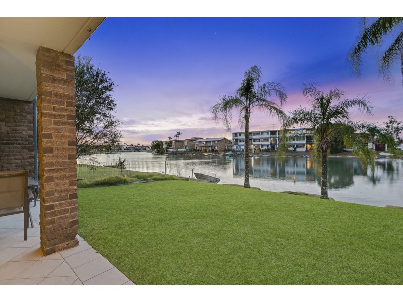 2/8-10 Akeringa Place, Mooloolaba QLD 4557
